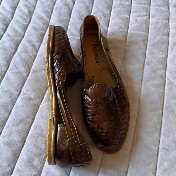 Artisan made Huarache sandals in Chocolate brown color. - Picture 2 of 11